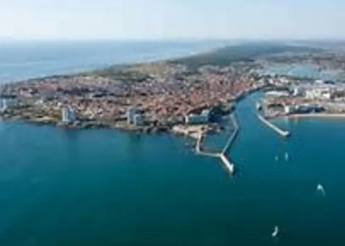 公寓 Appartement T3 Face Mer Avec Parking Aux Sables D'Olonne, 5 Couchages - Fr-1-325-55