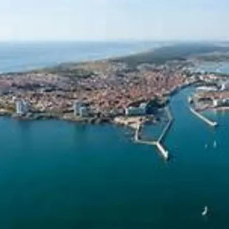 Apartment T3 Face Avec Parking Aux Sables D'olonne, 5 Couchages - Fr-1-325-55